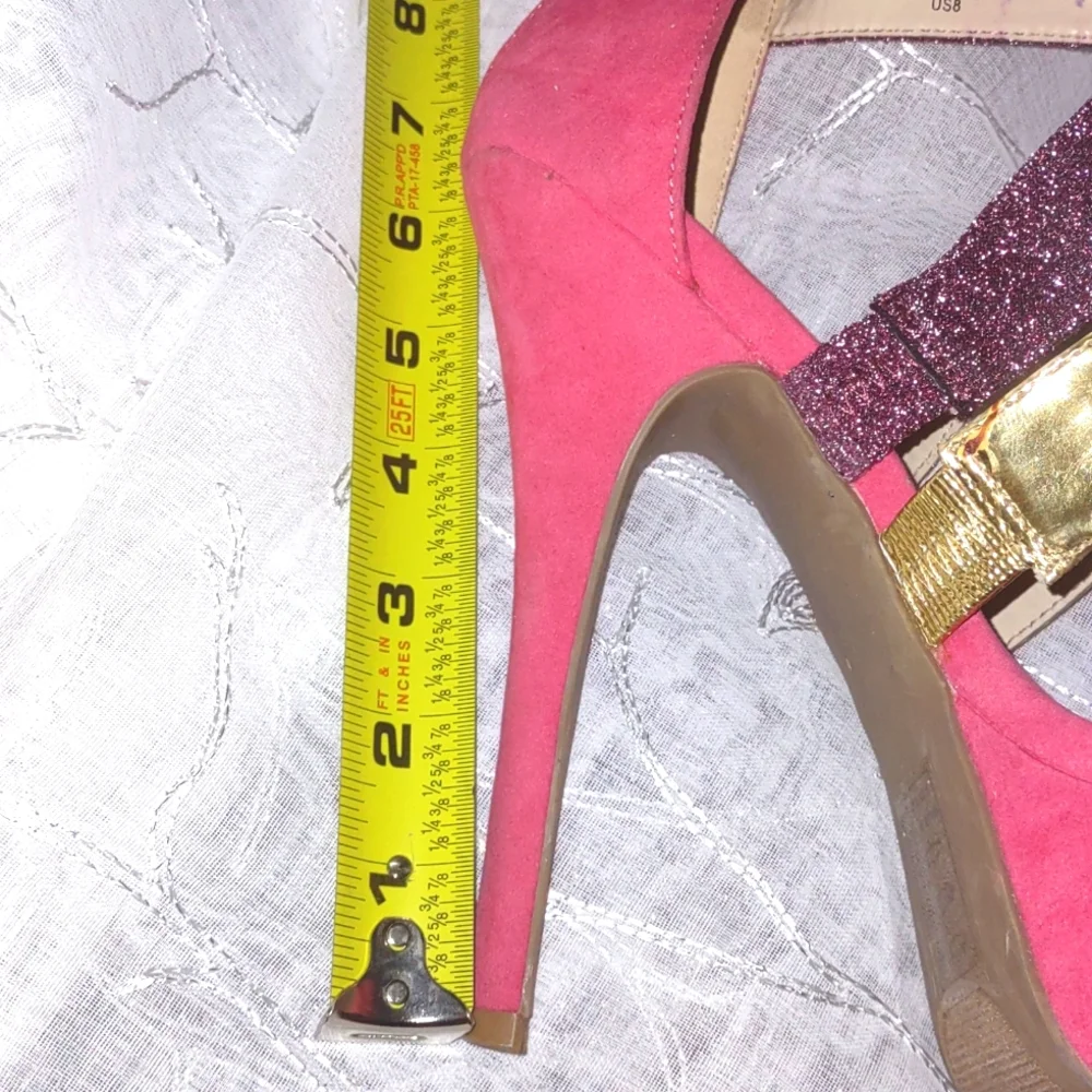 High Heels - Picture 4 of 5